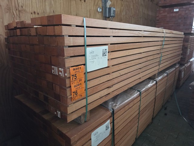 Ca. 65x angelim pedra onderliggers geschaafd, 45x68mm, lengte 300cm - afbeelding 4 van  4