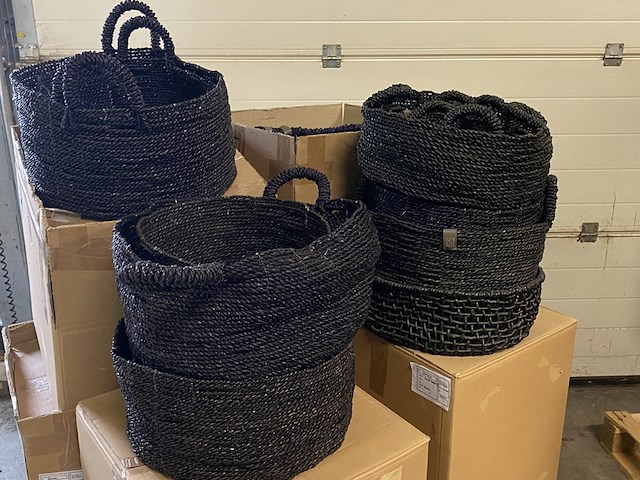 Ca. 65x diverse afmetingen handgemaakte manden - afbeelding 2 van  8