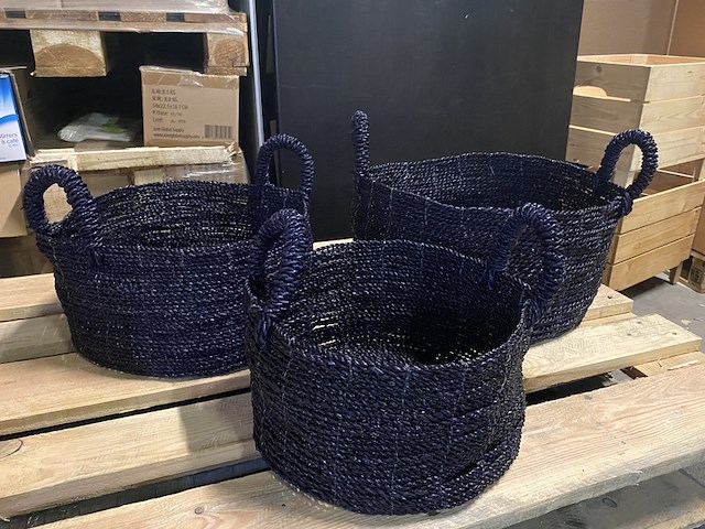 Ca. 65x diverse afmetingen handgemaakte manden - afbeelding 3 van  8