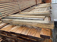 Ca. 65x douglas balken geschaafd, 40x100mm, lengte 500cm - afbeelding 1 van  3