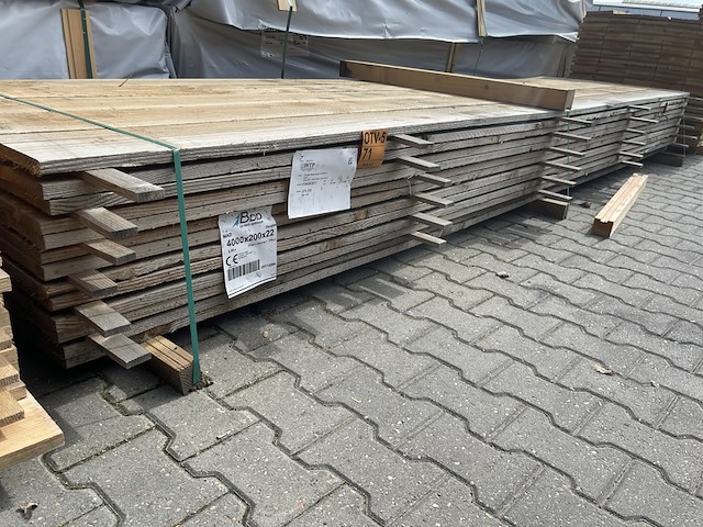 Ca. 65x douglas planken fijnbezaagd, 22x200mm, lengte 400cm - afbeelding 4 van  4
