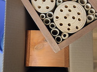 Ca. 65x insectenhotels & vlinderhuizen, kowloon / flyga - afbeelding 14 van  19