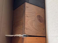 Ca. 65x insectenhotels & vlinderhuizen, kowloon / flyga - afbeelding 17 van  19