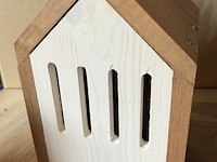 Ca. 65x insectenhotels & vlinderhuizen, kowloon / flyga - afbeelding 19 van  19