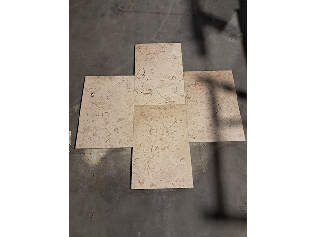 Ca. 65x natuurstenen tegel - afbeelding 1 van  4