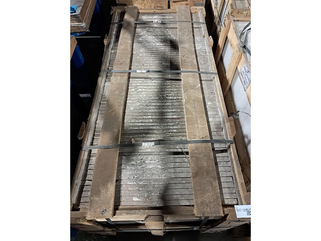 Ca. 65x natuurstenen tegel - afbeelding 4 van  4