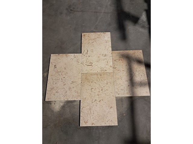Ca. 65x natuurstenen tegel - afbeelding 1 van  4