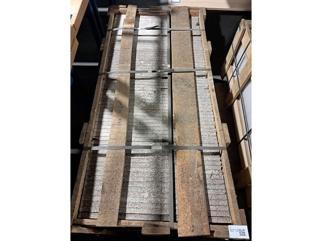 Ca. 65x natuurstenen tegel - afbeelding 4 van  4