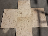 Ca. 65x natuurstenen tegel - afbeelding 1 van  4