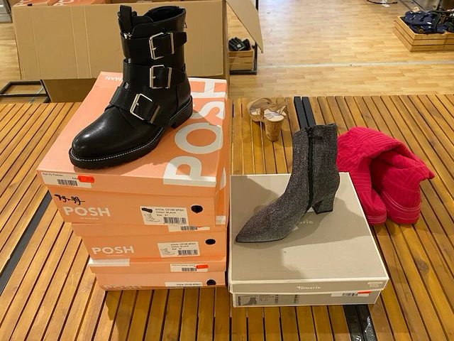 Ca. 66x damesschoenen, posh, geox, tamaris, ugg etc. - afbeelding 3 van  5