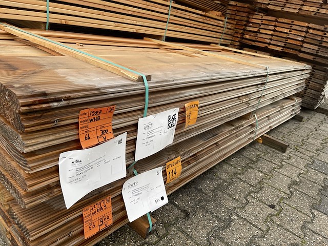 Ca. 66x douglas wisselsponning/halfhoutsrabat, 18x185mm, lengte 300cm - afbeelding 2 van  3