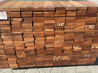 Ca. 66x guyana teak planken geschaafd, 25x90mm, lengte 215cm - afbeelding 2 van  3
