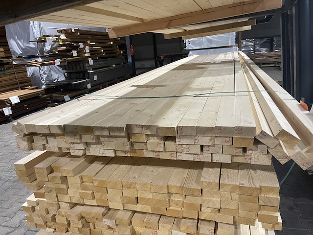 Ca. 66x vuren regels, 32x58mm, lengte 420cm - afbeelding 3 van  3