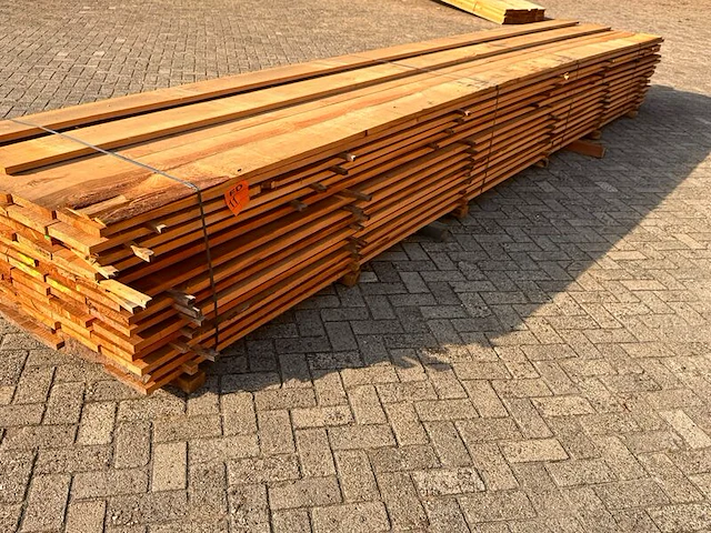 Ca. 67x douglas planken fijnbezaagd, 25x200mm, lengte 600cm - afbeelding 2 van  3