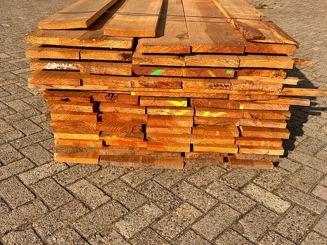Ca. 67x douglas planken fijnbezaagd, 25x200mm, lengte 600cm - afbeelding 3 van  3