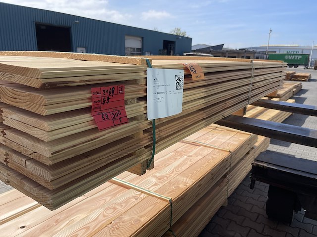 Ca. 68x douglas veer en groef, 18x185mm, lengte 300cm - afbeelding 1 van  3