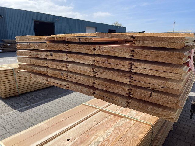 Ca. 68x douglas veer en groef, 18x185mm, lengte 300cm - afbeelding 2 van  3