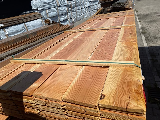 Ca. 68x douglas veer en groef, 18x185mm, lengte 400cm - afbeelding 1 van  3
