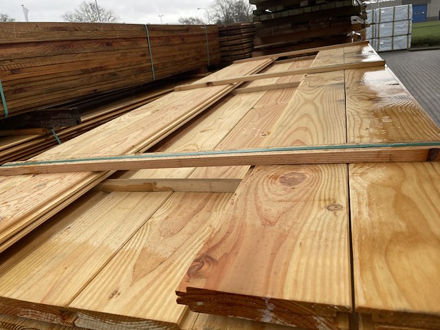 Ca. 68x douglas wisselsponning/halfhoutsrabat, 18x190mm, lengte 300cm - afbeelding 1 van  3