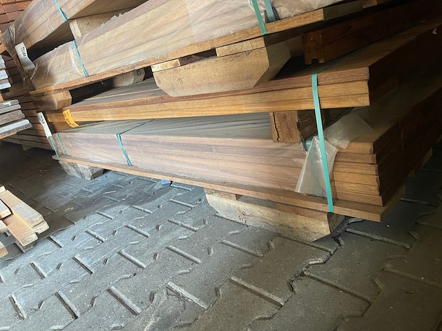 Ca. 68x guyana teak planken geschaafd, 25x140mm, lengte 215cm - afbeelding 4 van  4