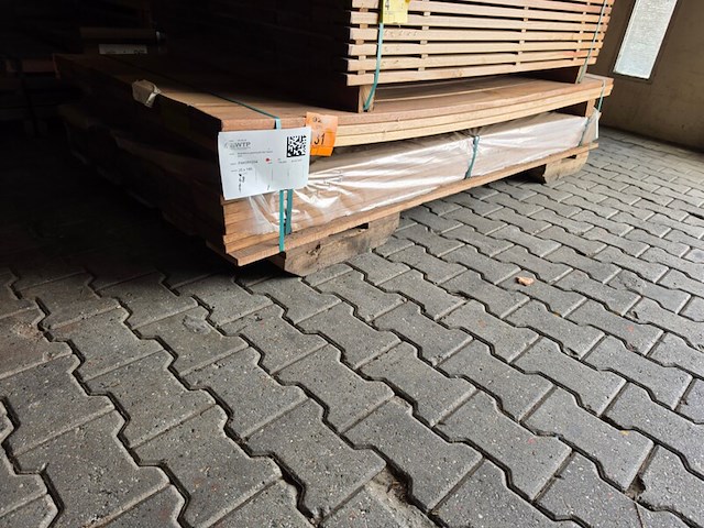 Ca. 68x guyana teak planken geschaafd, 25x140mm, lengte 215cm - afbeelding 4 van  4