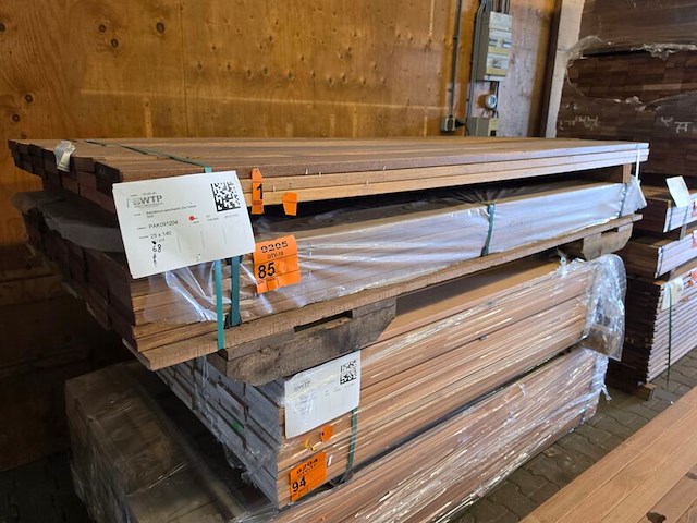 Ca. 68x guyana teak planken geschaafd, 25x140mm, lengte 215cm - afbeelding 4 van  4
