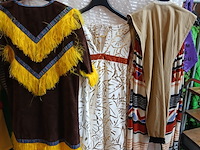 Ca. 68x indianen outfits - afbeelding 3 van  5
