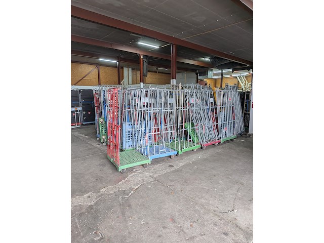 Ca. 68x rolcontainer - afbeelding 1 van  6
