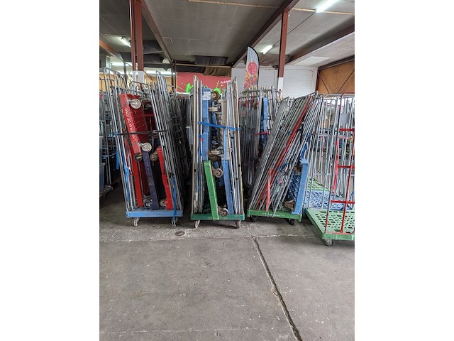 Ca. 68x rolcontainer - afbeelding 2 van  6