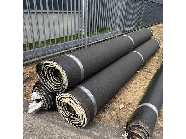 Ca. 69,2m2 kunstgras, 25 mm hoog, groen - afbeelding 1 van  2