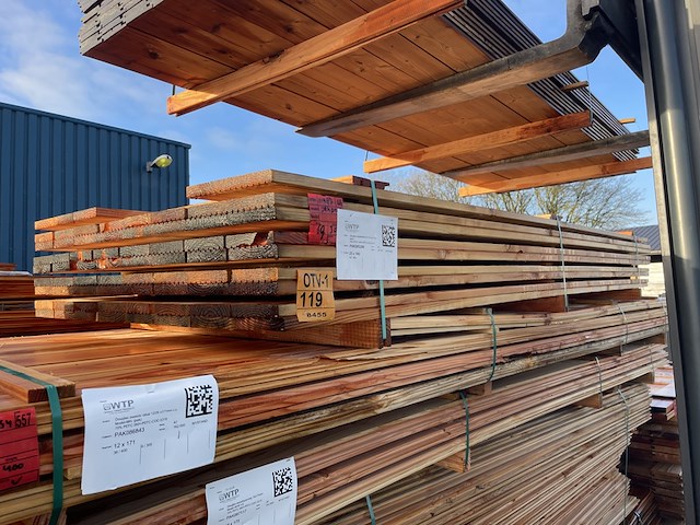 Ca. 69x douglas vlonderplanken, 25x140mm, lengte 300cm - afbeelding 2 van  3