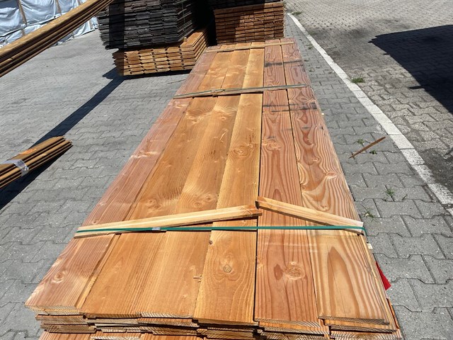 Ca. 69x douglas zweeds rabat, 26x190mm, lengte 400cm - afbeelding 1 van  3