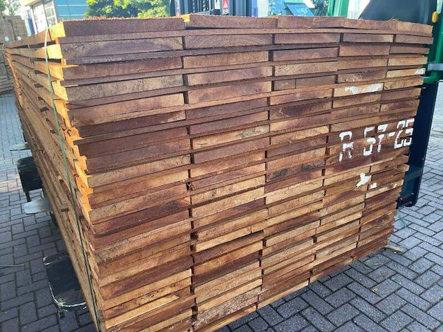 Ca. 69x guyana teak beschoeiingsplanken, 20x150mm, lengte 350cm - afbeelding 3 van  4