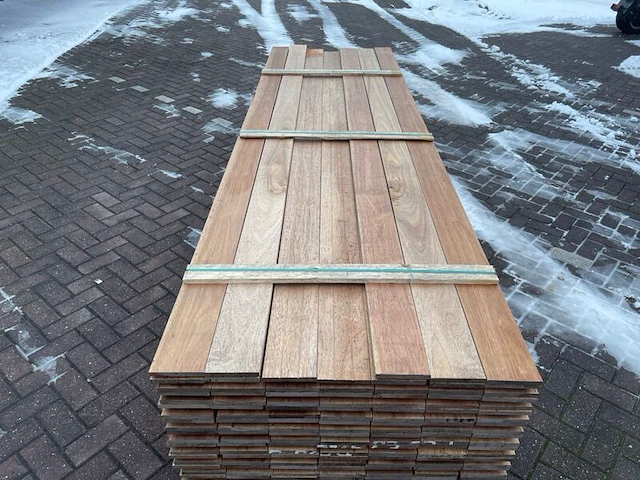 Ca. 69x guyana teak planken geschaafd, 16x140mm, lengte 350cm - afbeelding 1 van  4