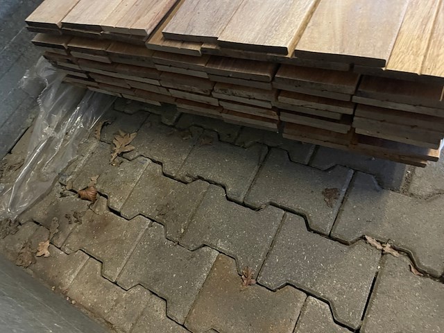Ca. 69x guyana teak planken geschaafd country grade, 16x140mm, lengte 350cm - afbeelding 3 van  3