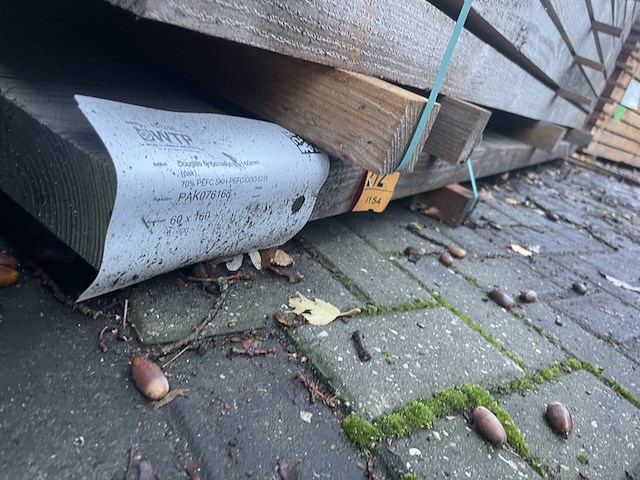 Ca. 6x douglas balken fijnbezaagd, 60x160mm, lengte 300cm - afbeelding 2 van  3