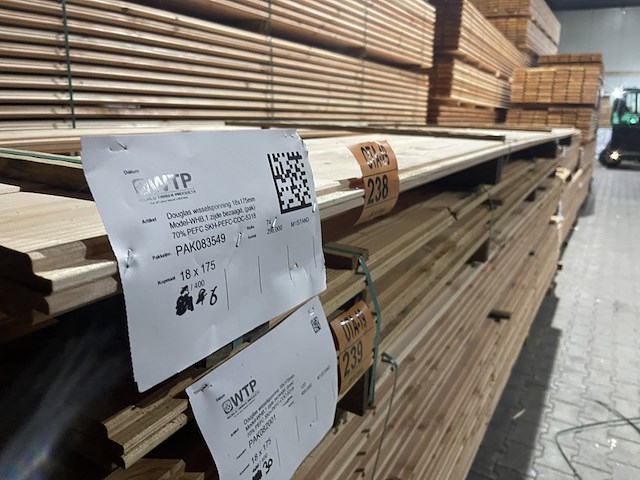 Ca. 6x douglas wisselsponning/halfhoutsrabat, 18x190mm, lengte 400cm - afbeelding 2 van  3