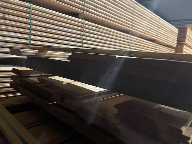 Ca. 6x douglas wisselsponning/halfhoutsrabat, 18x190mm, lengte 400cm - afbeelding 3 van  3