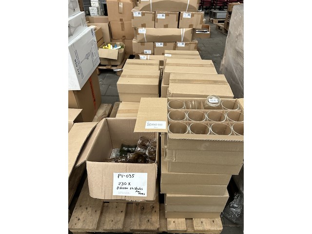 Ca. 700x glazen en decoratie - afbeelding 6 van  6