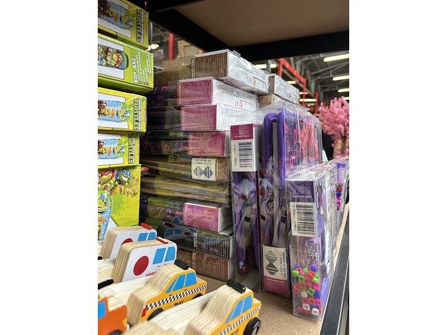 Ca. 70x diverse baby-/kinderspeelgoed, w.o. woezel en pip, nickelodeon - afbeelding 3 van  3