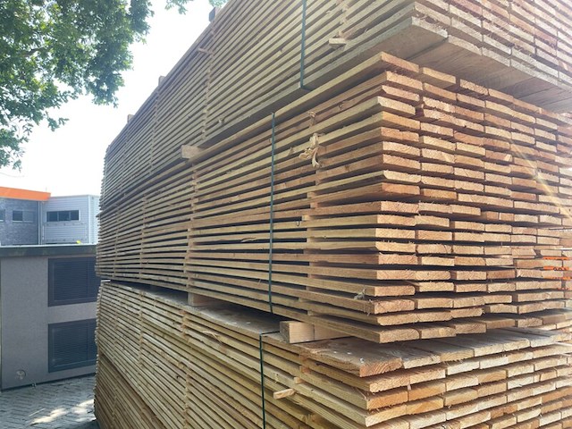 Ca. 70x douglas planken fijnbezaagd, 24x150mm, lengte 500cm - afbeelding 4 van  4