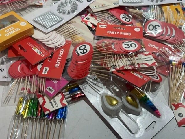Ca. 70x feestartikelen, nieuw in originele verpakking - afbeelding 6 van  7