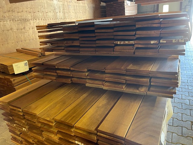 Ca. 70x guyana ipé country grade planken geschaafd, 18x140mm, lengte 350cm - afbeelding 3 van  3