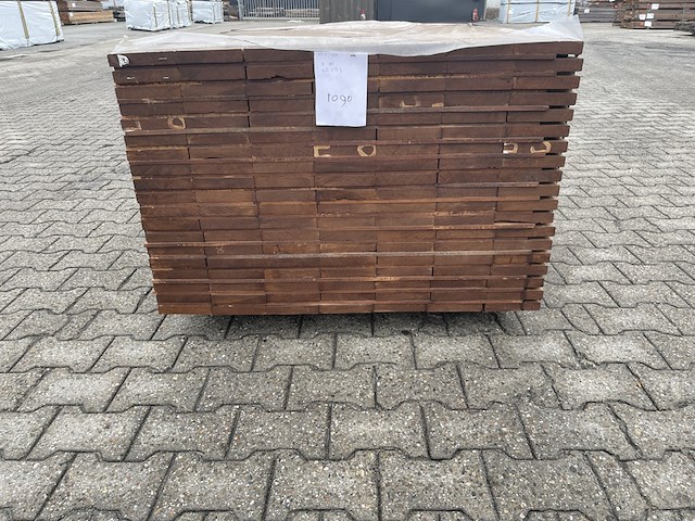 Ca. 70x guyana ipé planken geschaafd, 25x140mm, lengte 100cm - afbeelding 2 van  4