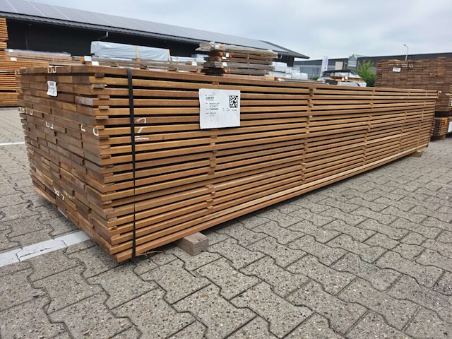 Ca. 70x guyana ipé planken geschaafd country grade, 21x140mm, lengte 370cm - afbeelding 2 van  3