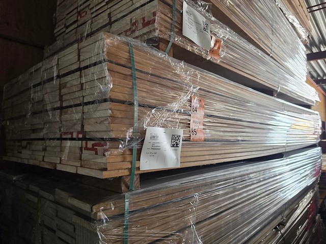 Ca. 70x hardhouten vlonderplanken geschaafd, 21x145mm, lengte 365cm - afbeelding 4 van  4