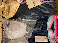 Ca. 70x kleding, hunkemöller, tommy hilfigher, cyell etc.