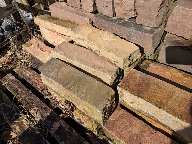 Ca. 70x stapelblok, natuursteen, breukruw - afbeelding 2 van  4