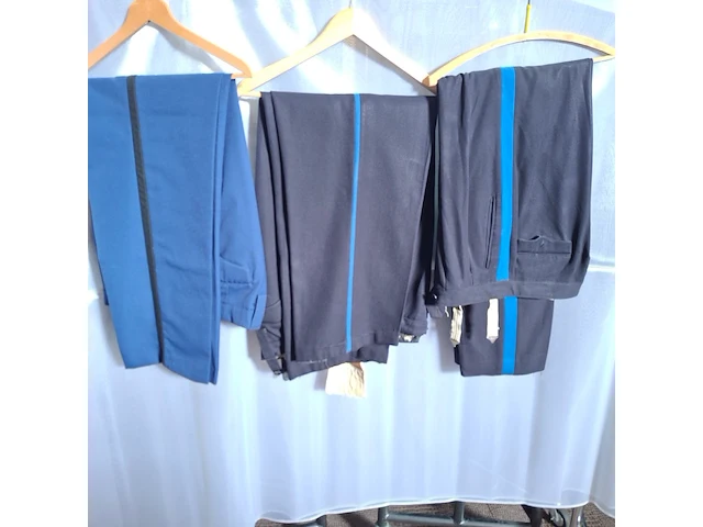 Ca. 70x uniformberoepen diverse pantalons - afbeelding 3 van  3