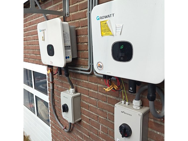 Ca. 70x zonnepanelen incl. omvormers en kabel, growat omvormers, 2023 - afbeelding 8 van  12